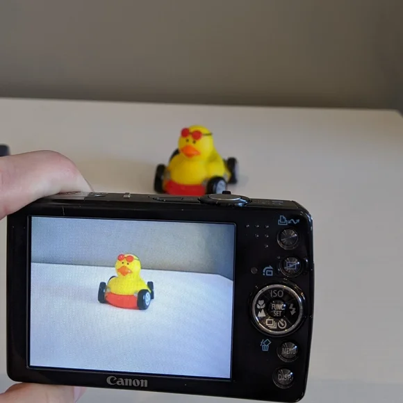 Canon PowerShot SD750 Digital ELPH 7.1MP Digital Camera Silver with Case - Works - Picture 6 of 10